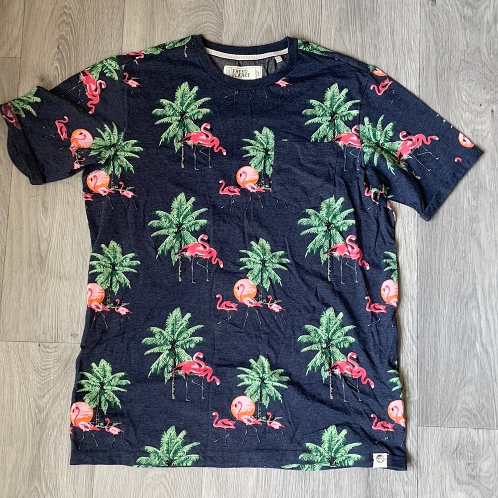 Men’s Tropical Print T-Shirt (Size Med.)